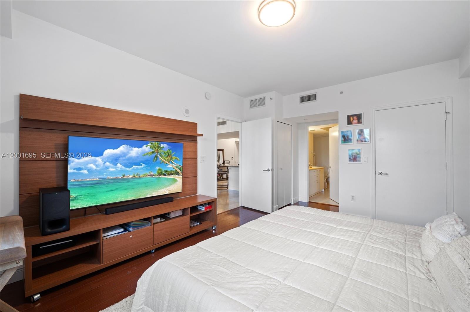 Photo of 20000 Country Club Dr  #314, Aventura, Florida, 33180 - 