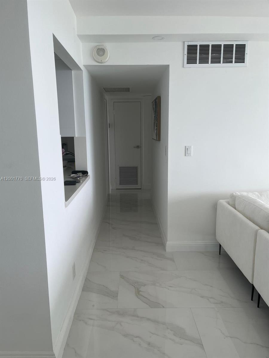See details 1006 2 / 2 1521 sq. ft. $ 2026-04-15 0 Photo
