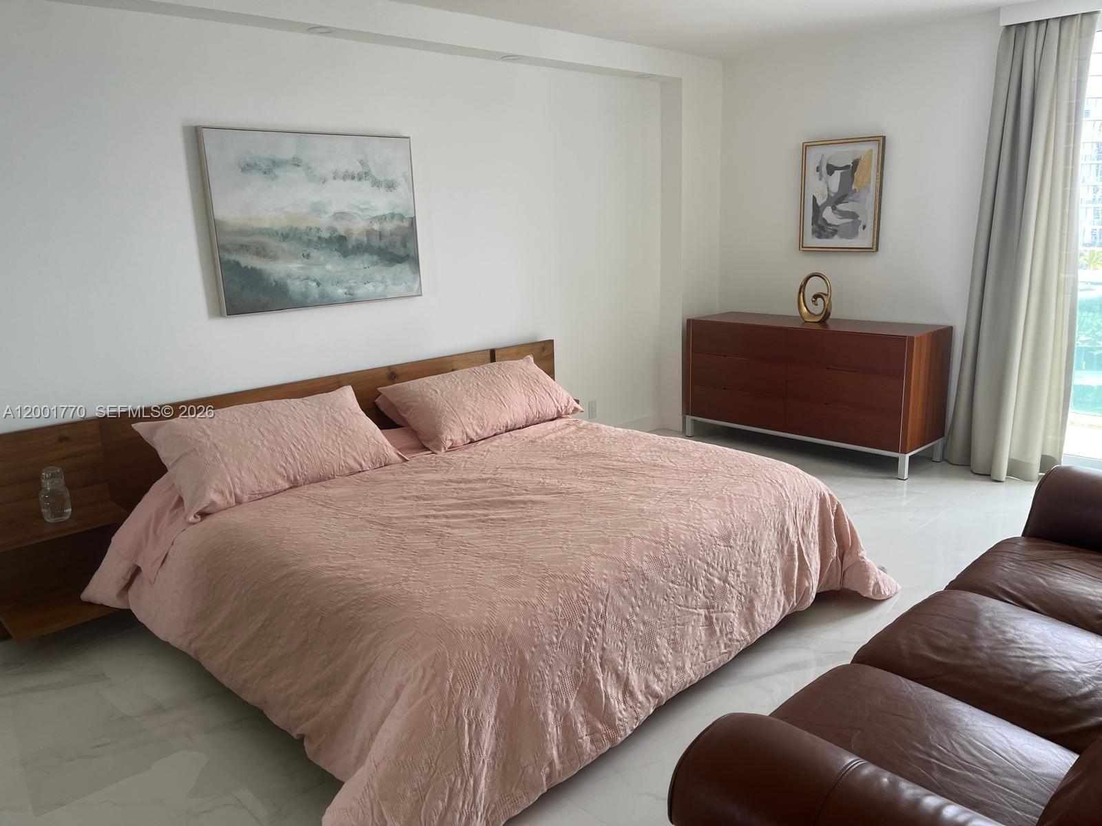 See details 1006 2 / 2 1521 sq. ft. $ 2026-04-15 0 Photo