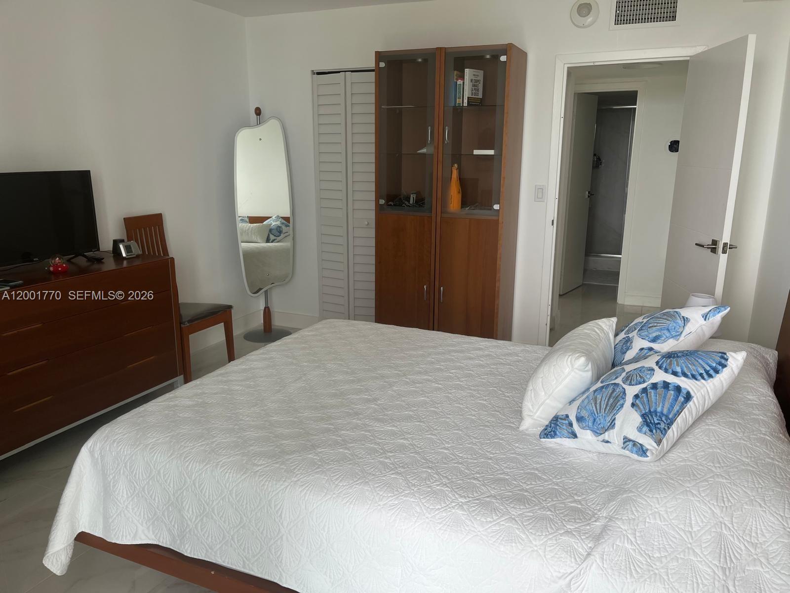 See details 1006 2 / 2 1521 sq. ft. $ 2026-04-15 0 Photo