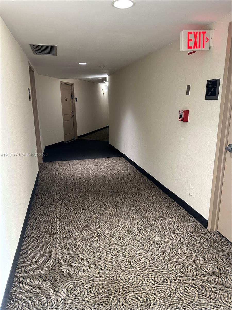 See details 1006 2 / 2 1521 sq. ft. $ 2026-04-15 0 Photo