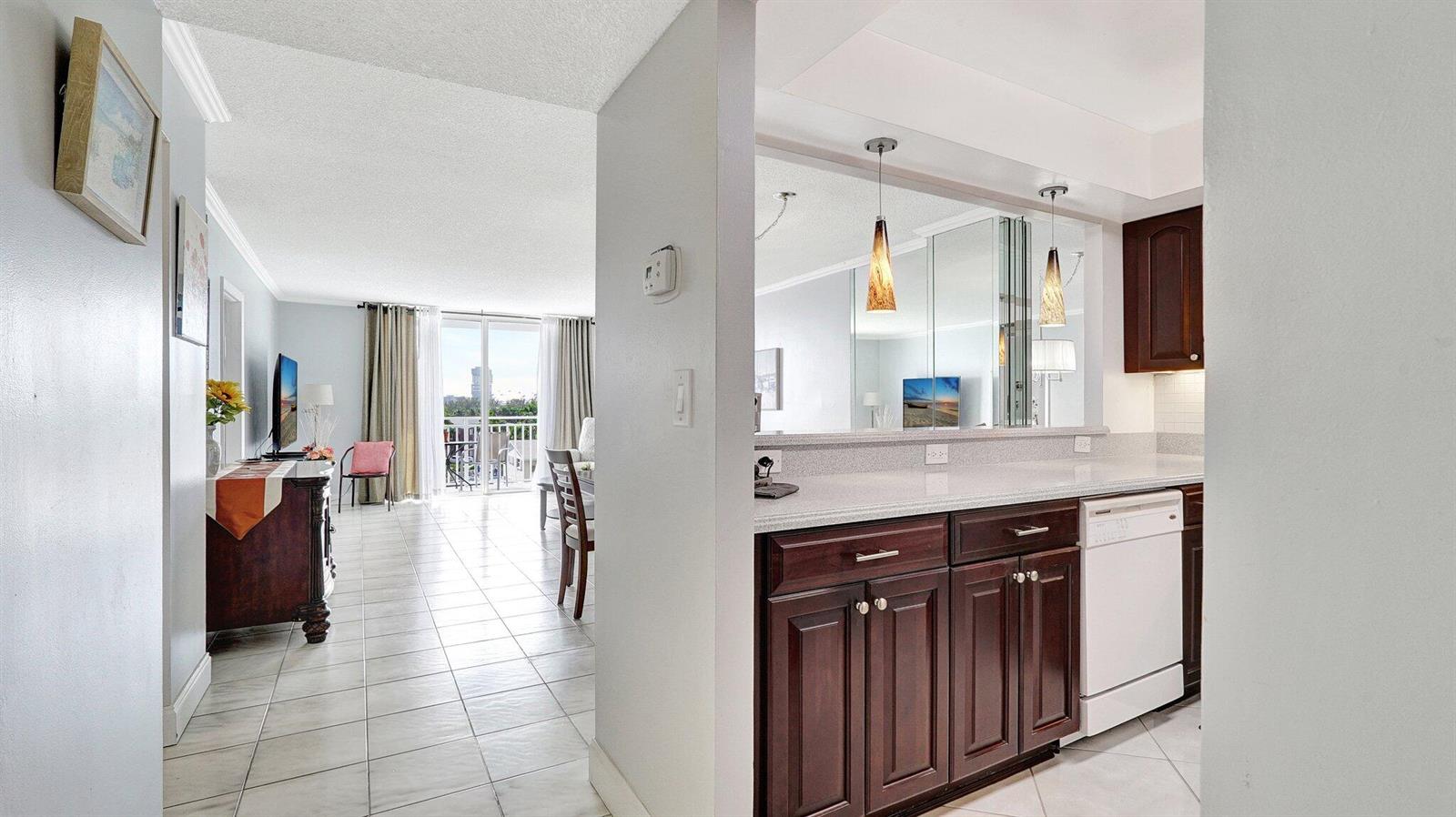 Photo of 427 Golden Isles  #5j, Hallandale Beach, Florida, 33009 - 3-web-or-mls-DSC04141