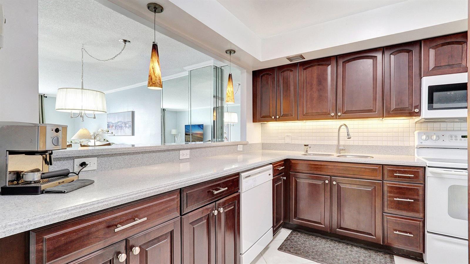 Photo of 427 Golden Isles  #5j, Hallandale Beach, Florida, 33009 - 6-web-or-mls-DSC04156