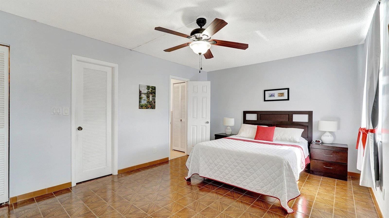 Photo of 427 Golden Isles  #5j, Hallandale Beach, Florida, 33009 - 24-web-or-mls-DSC04266