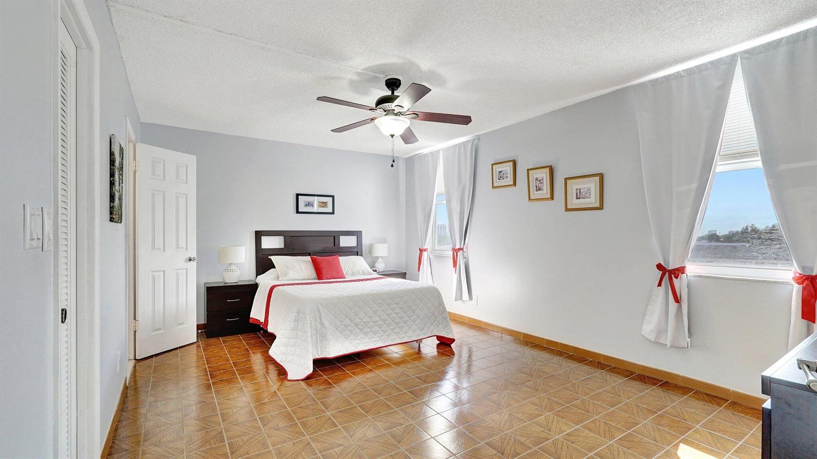 Photo of 427 Golden Isles  #5j, Hallandale Beach, Florida, 33009 - 23-web-or-mls-DSC04261