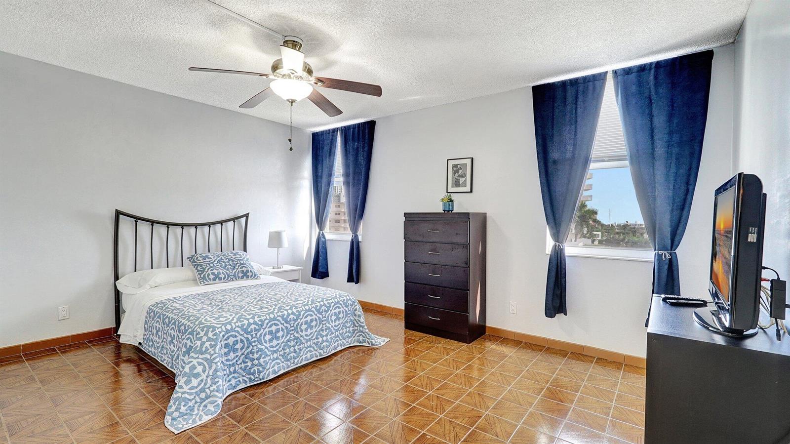 Photo of 427 Golden Isles  #5j, Hallandale Beach, Florida, 33009 - 21-web-or-mls-DSC04251