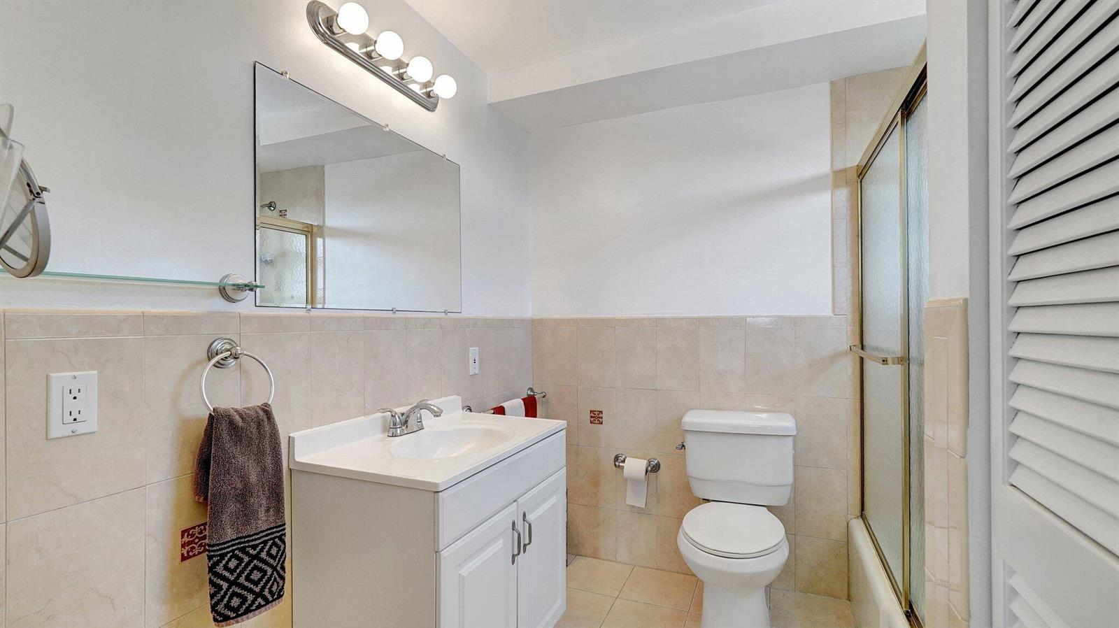 Photo of 427 Golden Isles  #5j, Hallandale Beach, Florida, 33009 - 27-web-or-mls-DSC04281