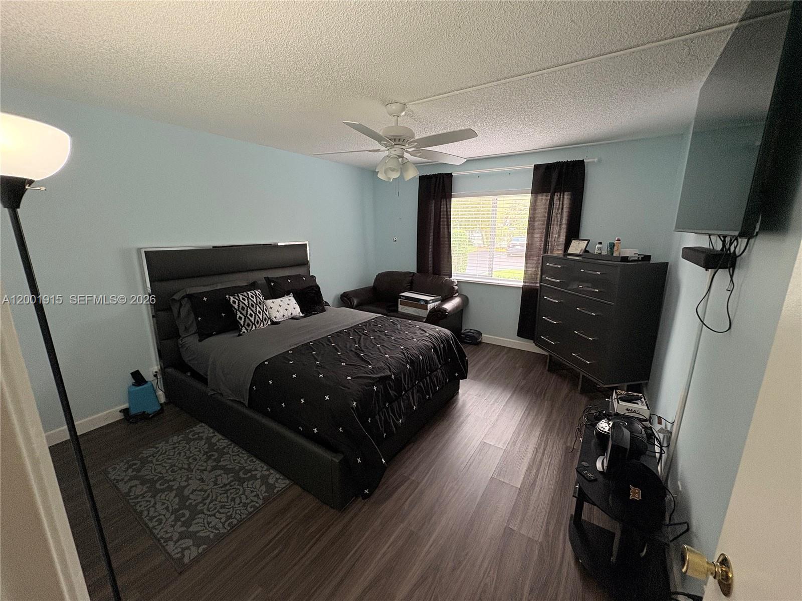 101 1 / 1 700 sq. ft. $ 2026-04-15 0 Photo