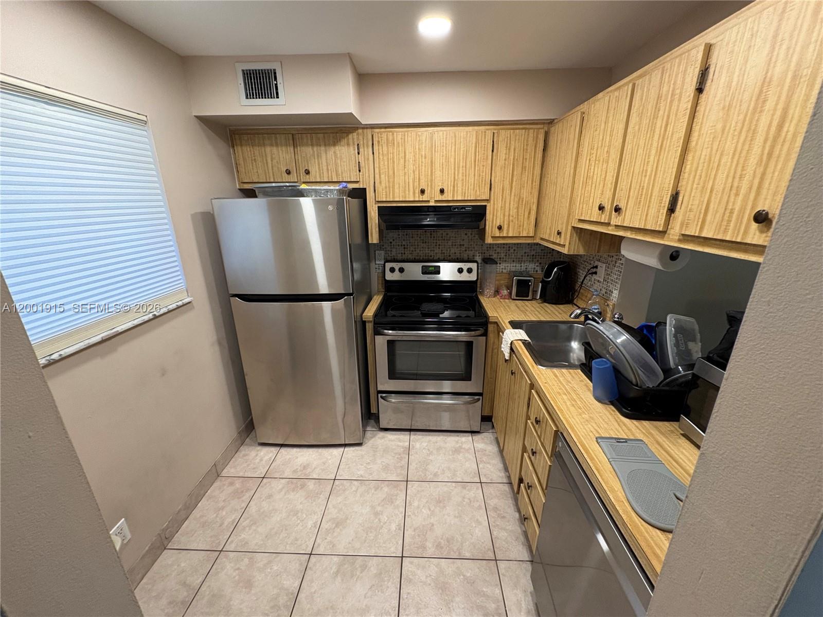 101 1 / 1 700 sq. ft. $ 2026-04-15 0 Photo