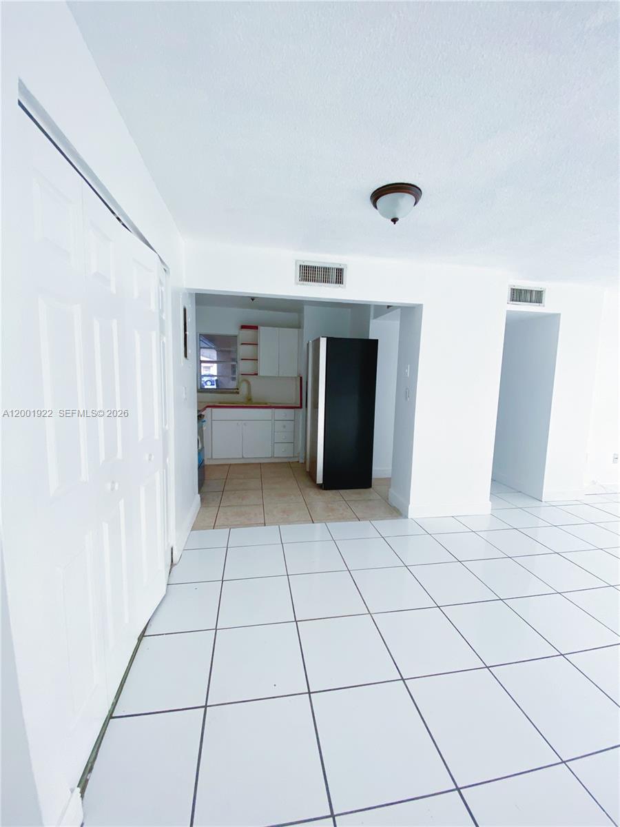 110 2 / 2 1085 sq. ft. $ 2026-04-15 0 Photo