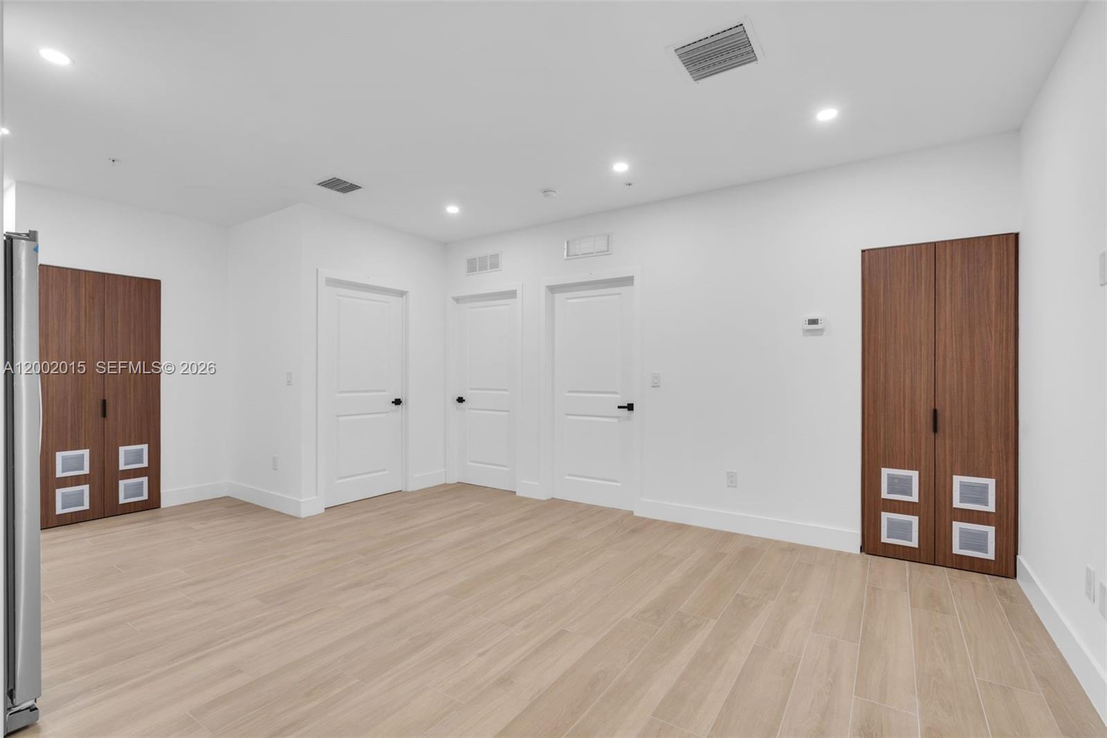   /   sq. ft. $ 2026-04-16 0 Photo