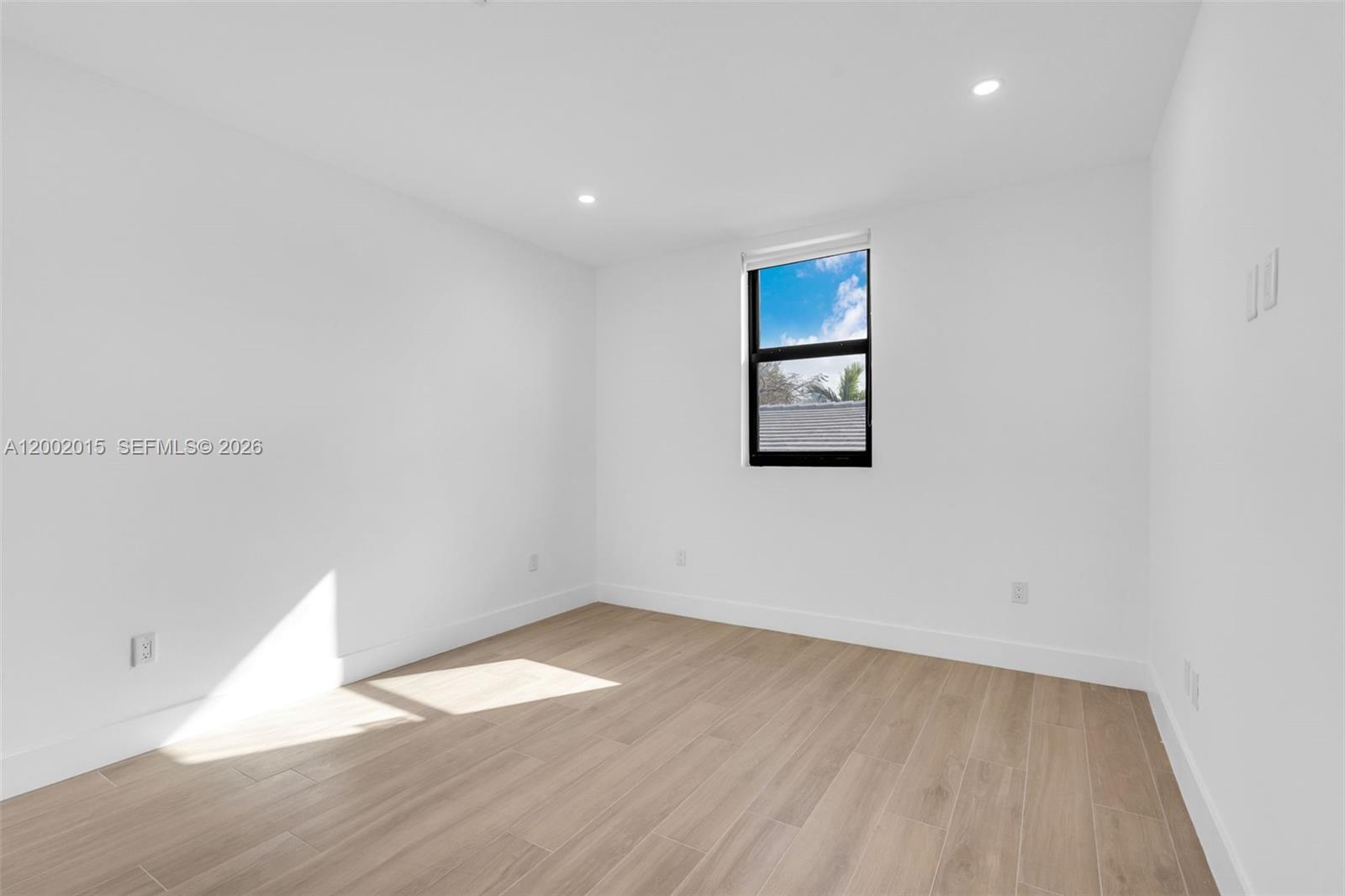   /   sq. ft. $ 2026-04-16 0 Photo