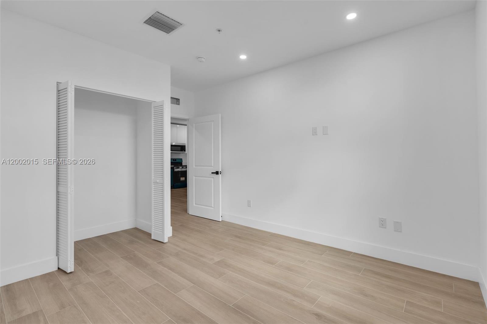   /   sq. ft. $ 2026-04-16 0 Photo