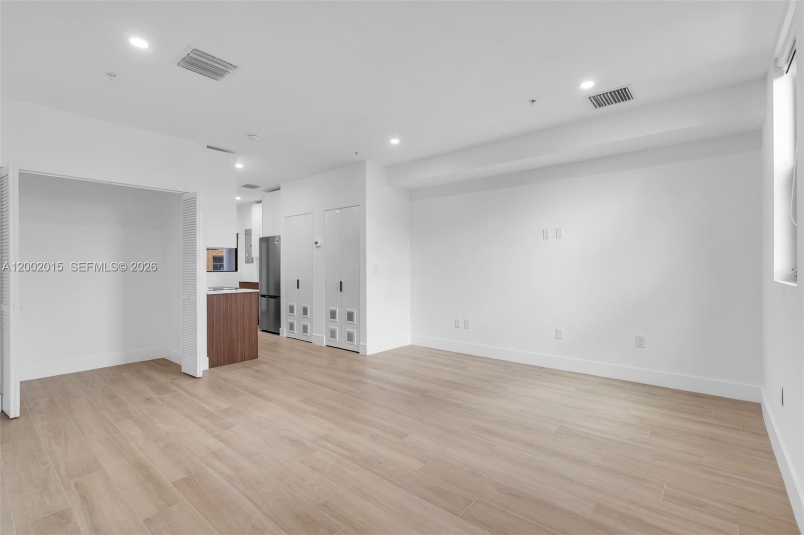   /   sq. ft. $ 2026-04-16 0 Photo