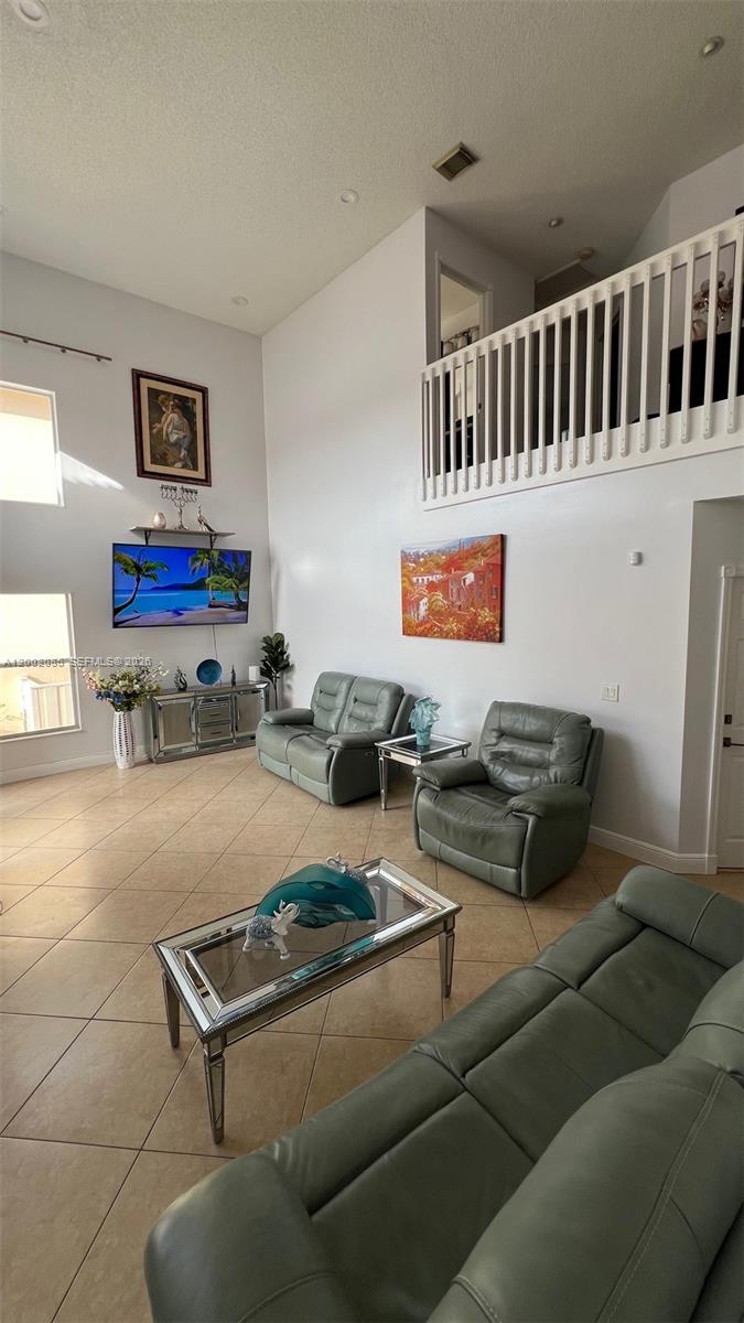 Photo of 1590 Seagrape Way  (1590), Hollywood, Florida, 33019 - 