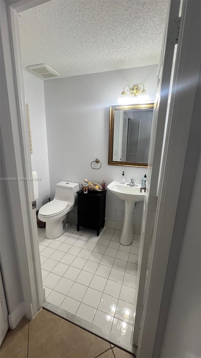 Photo of 1590 Seagrape Way  (1590), Hollywood, Florida, 33019 - 