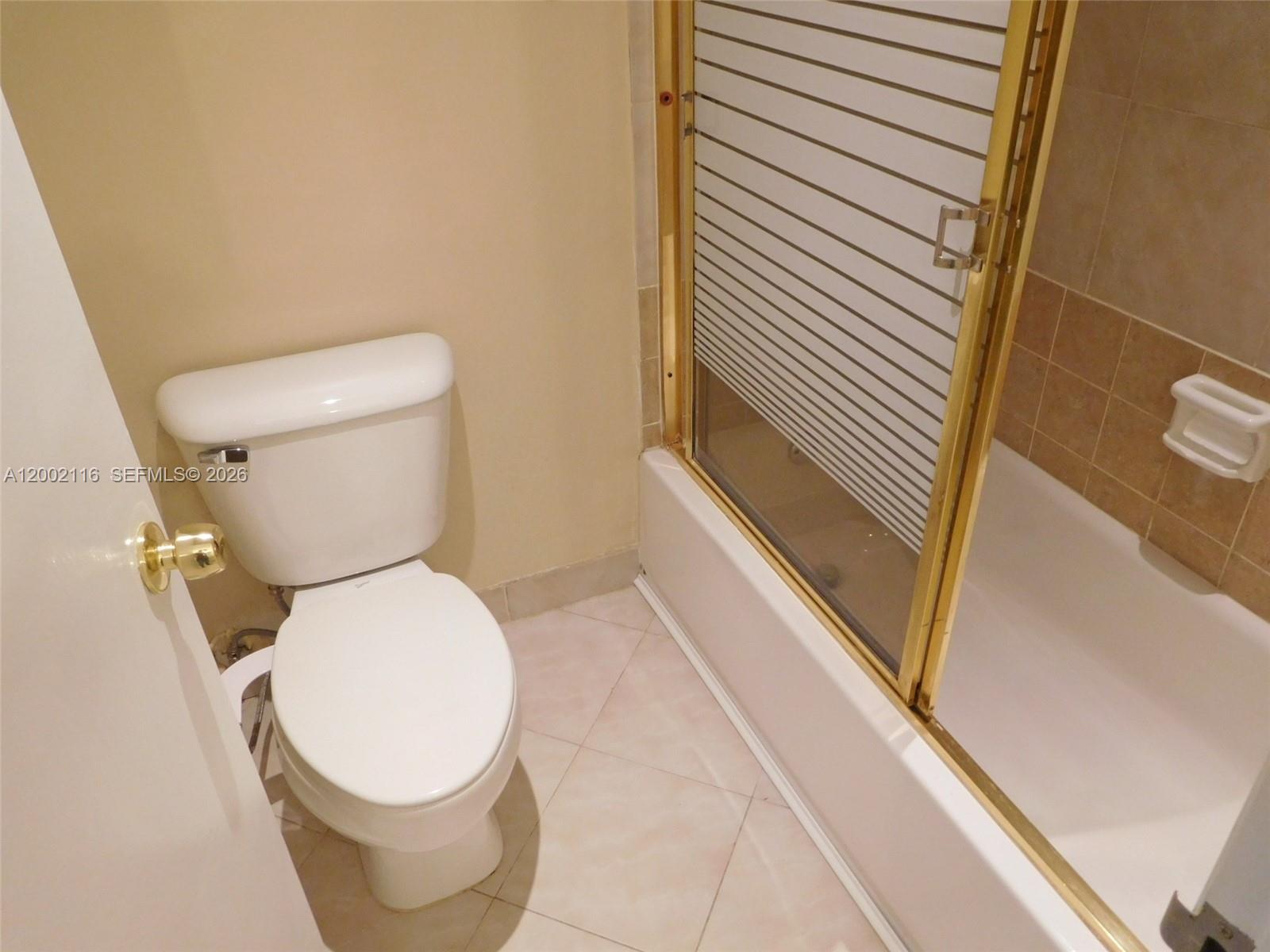 Photo of 3800 Ocean Dr  #305, Hollywood, Florida, 33019 - Master Bath