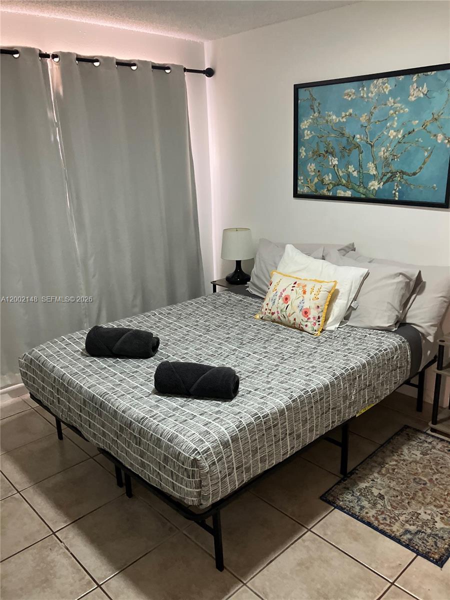   /  1972 sq. ft. $ 2026-04-16 0 Photo