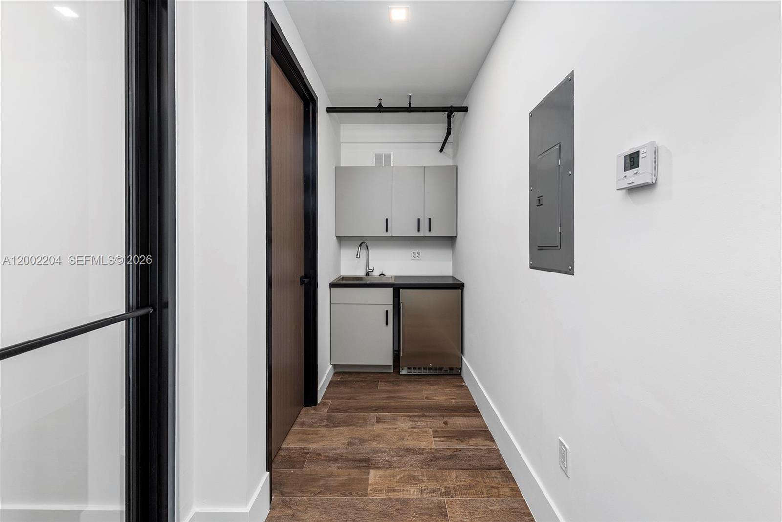   /   sq. ft. $ 2026-04-16 0 Photo