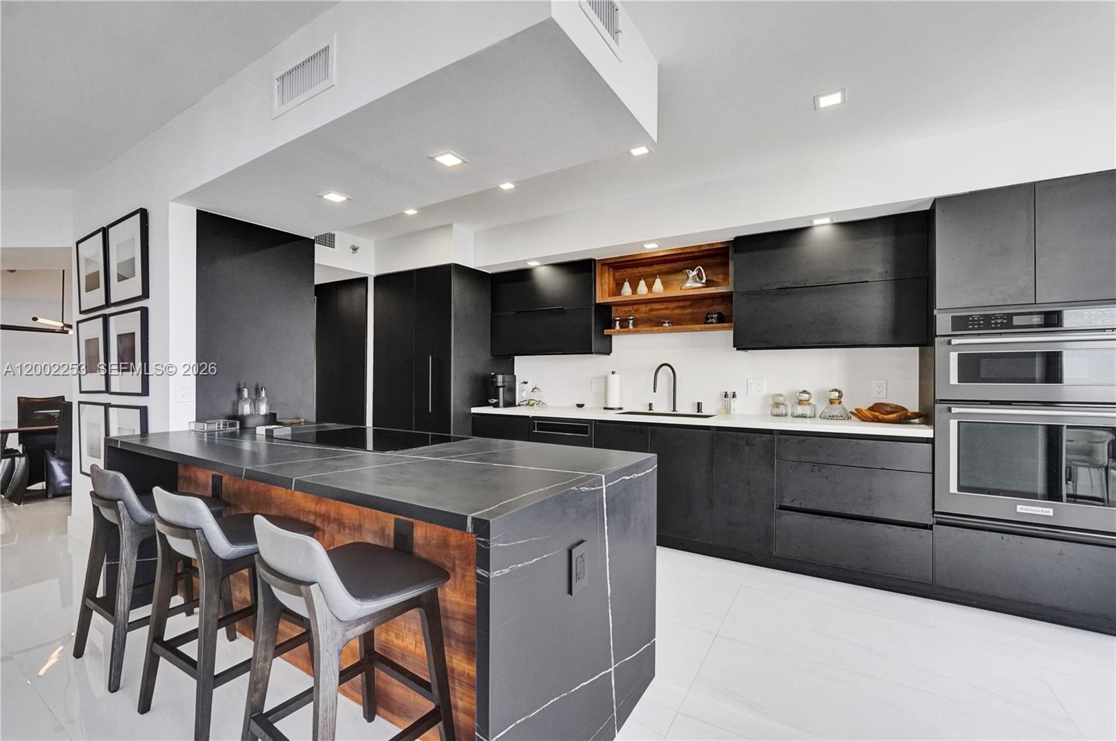 Photo of 20281 Country Club Dr  #1503, Aventura, Florida, 33180 - 