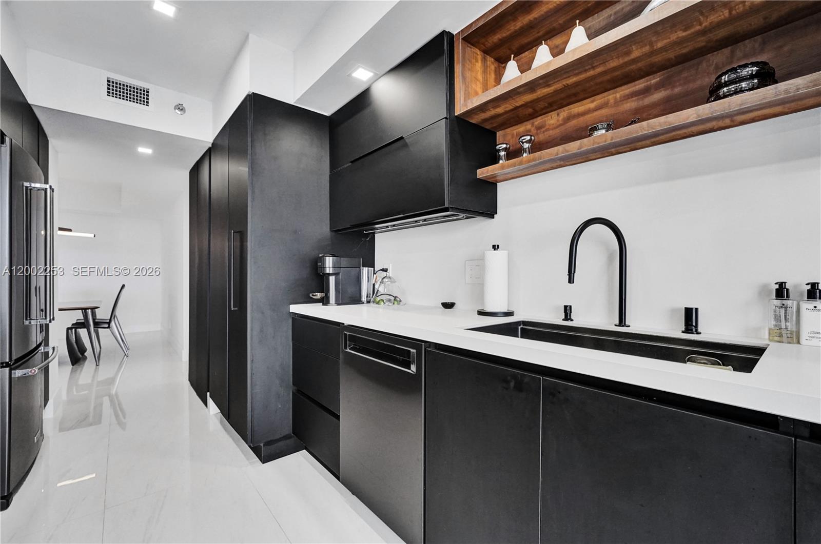 Photo of 20281 Country Club Dr  #1503, Aventura, Florida, 33180 - 