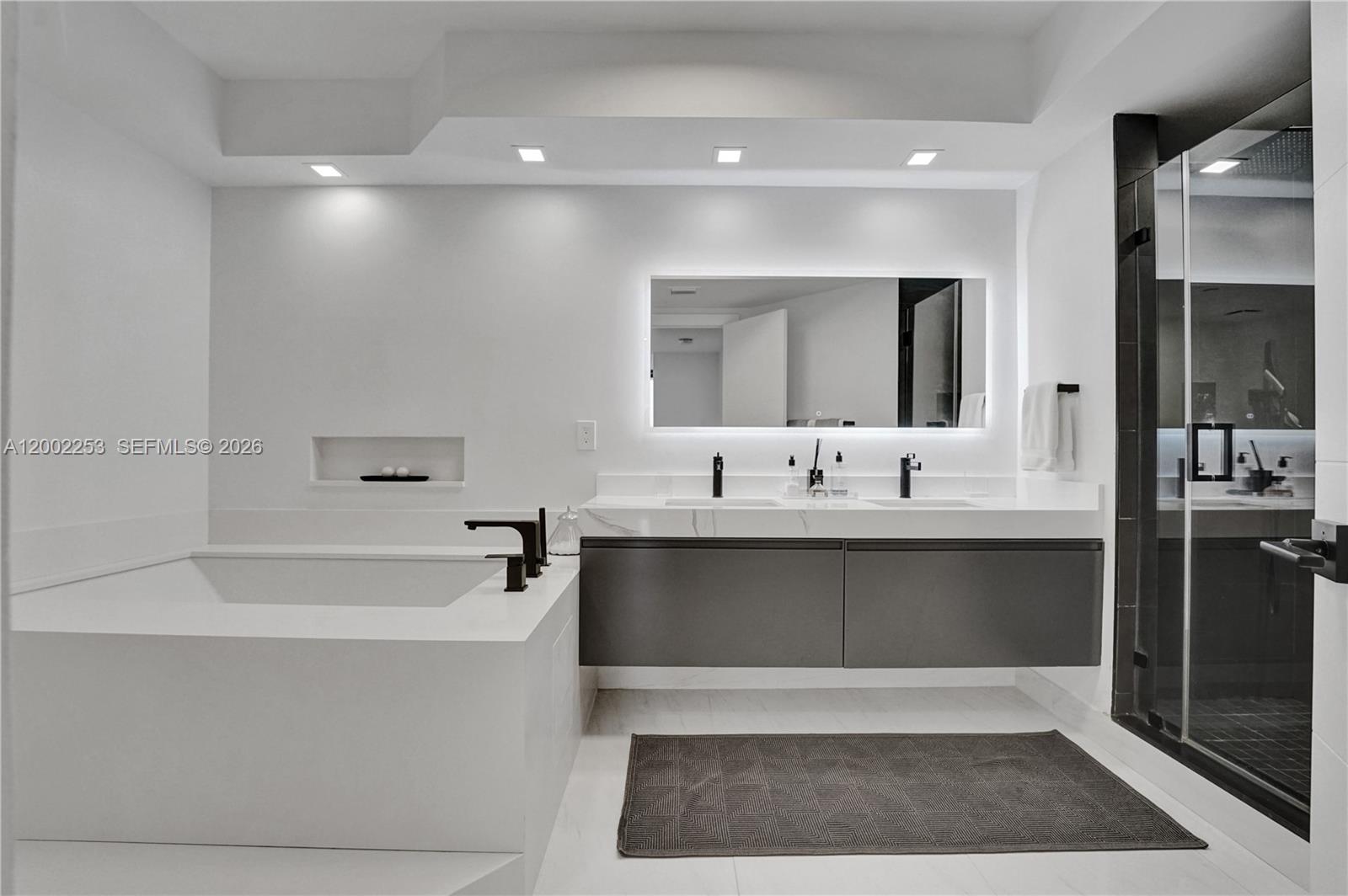 Photo of 20281 Country Club Dr  #1503, Aventura, Florida, 33180 - 