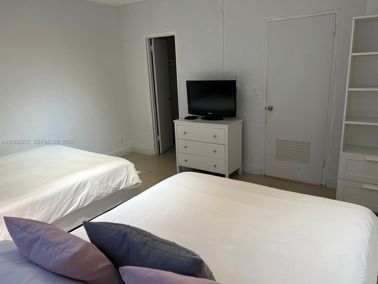 Photo of 3901 Ocean Dr  #1B, Hollywood, Florida, 33019 - 