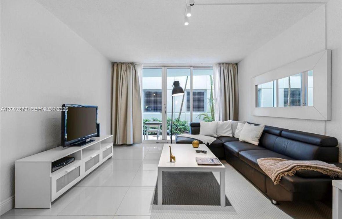 Photo of 3901 Ocean Dr  #1B, Hollywood, Florida, 33019 - 