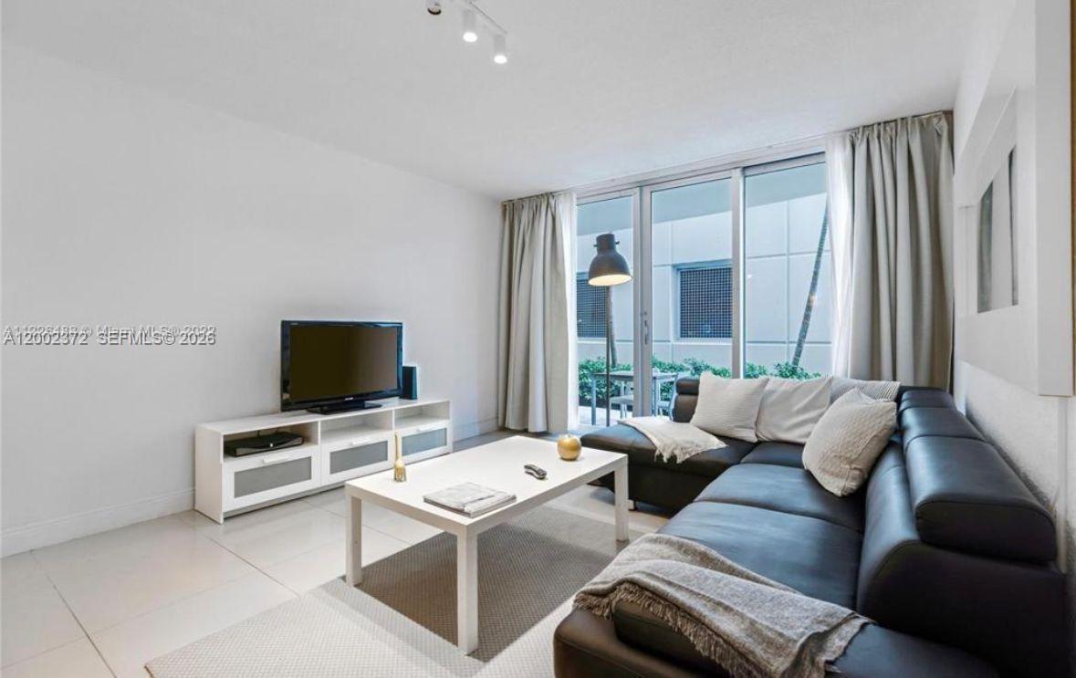 Photo of 3901 Ocean Dr  #1B, Hollywood, Florida, 33019 - 