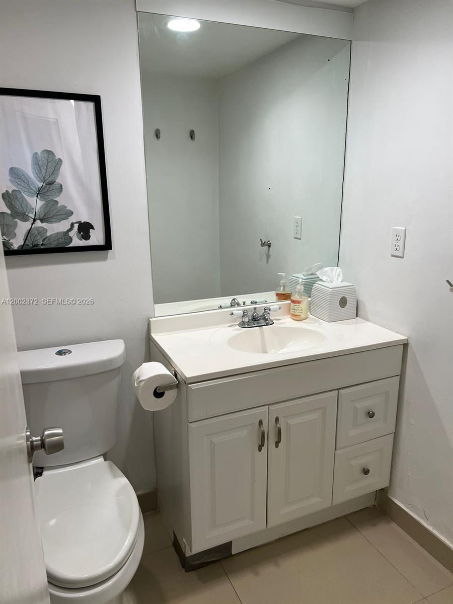 Photo of 3901 Ocean Dr  #1B, Hollywood, Florida, 33019 - 