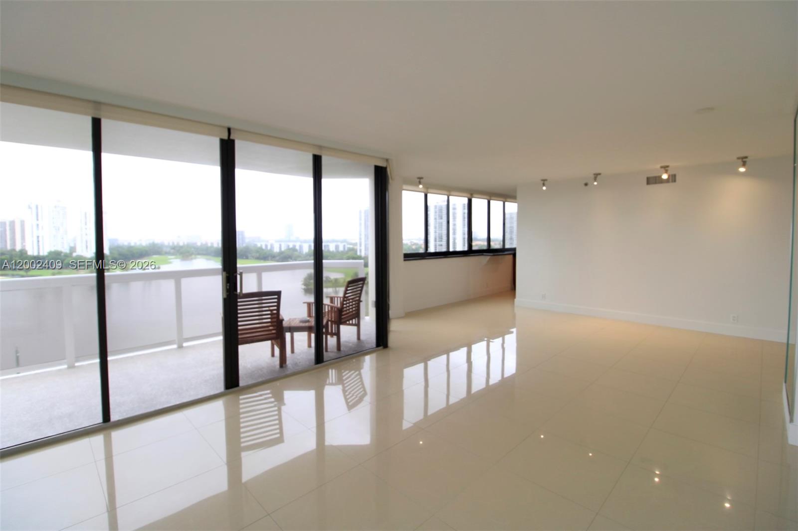 Photo of 20185 Country Club Dr  #1105, Aventura, Florida, 33180 - 
