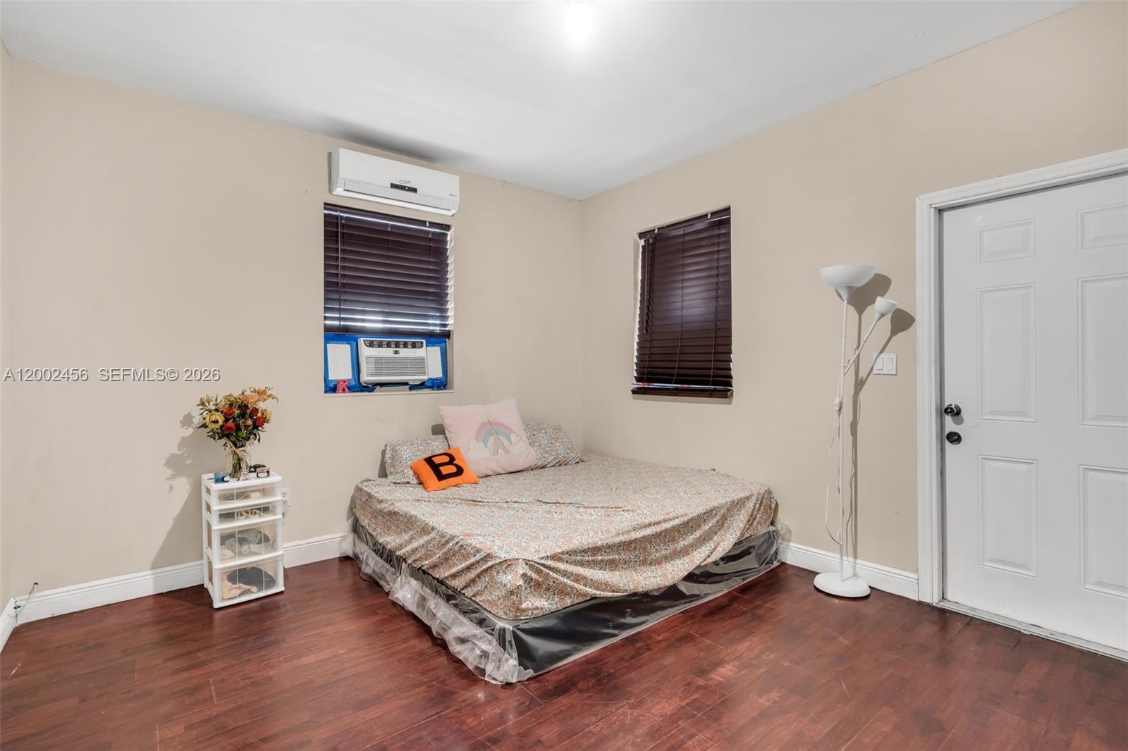   /  2003 sq. ft. $ 2026-04-16 0 Photo