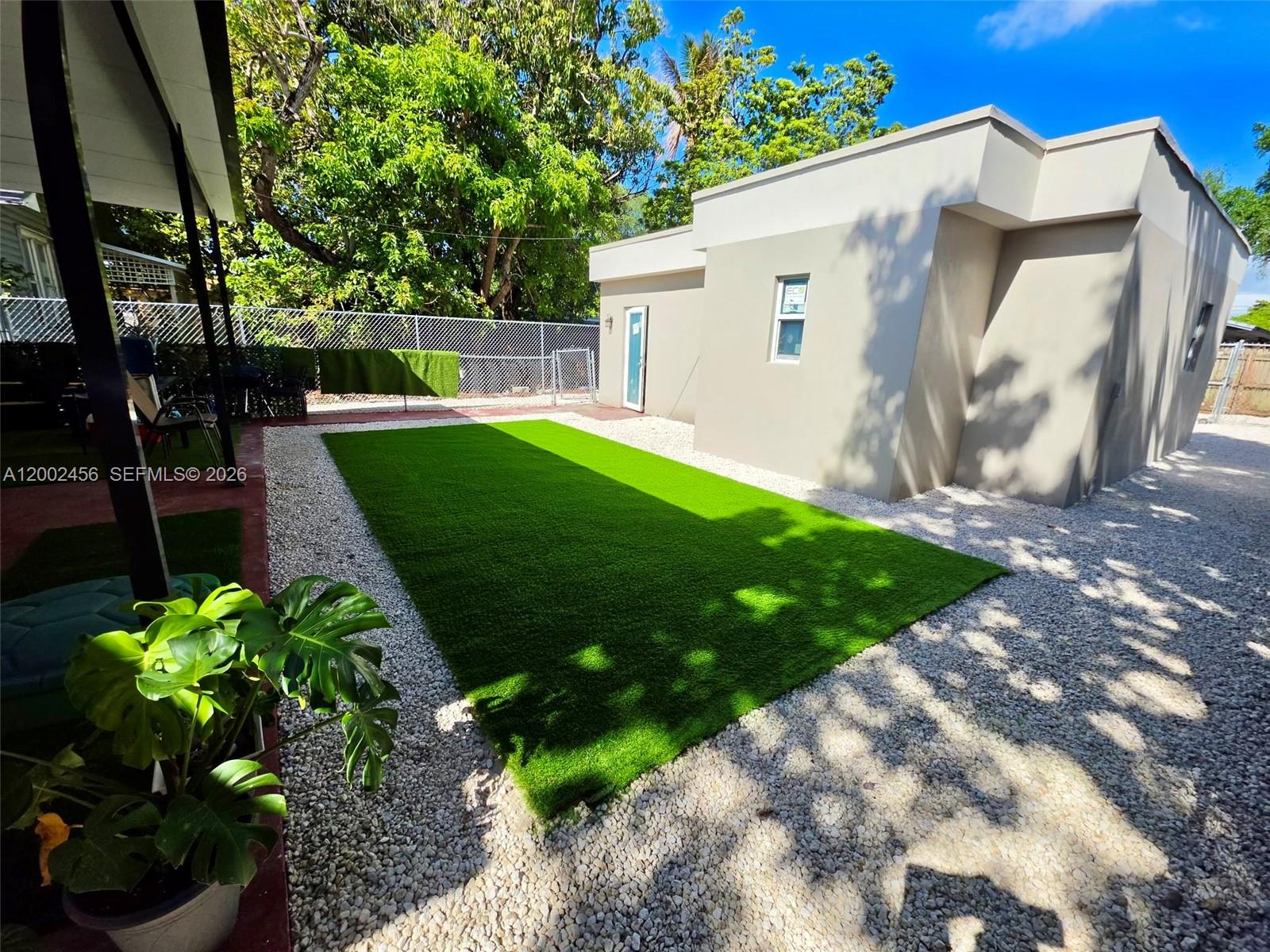   /  2003 sq. ft. $ 2026-04-16 0 Photo
