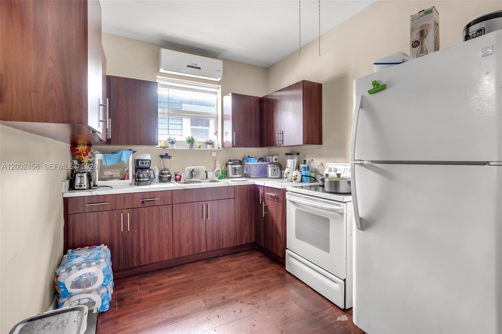   /  2003 sq. ft. $ 2026-04-16 0 Photo