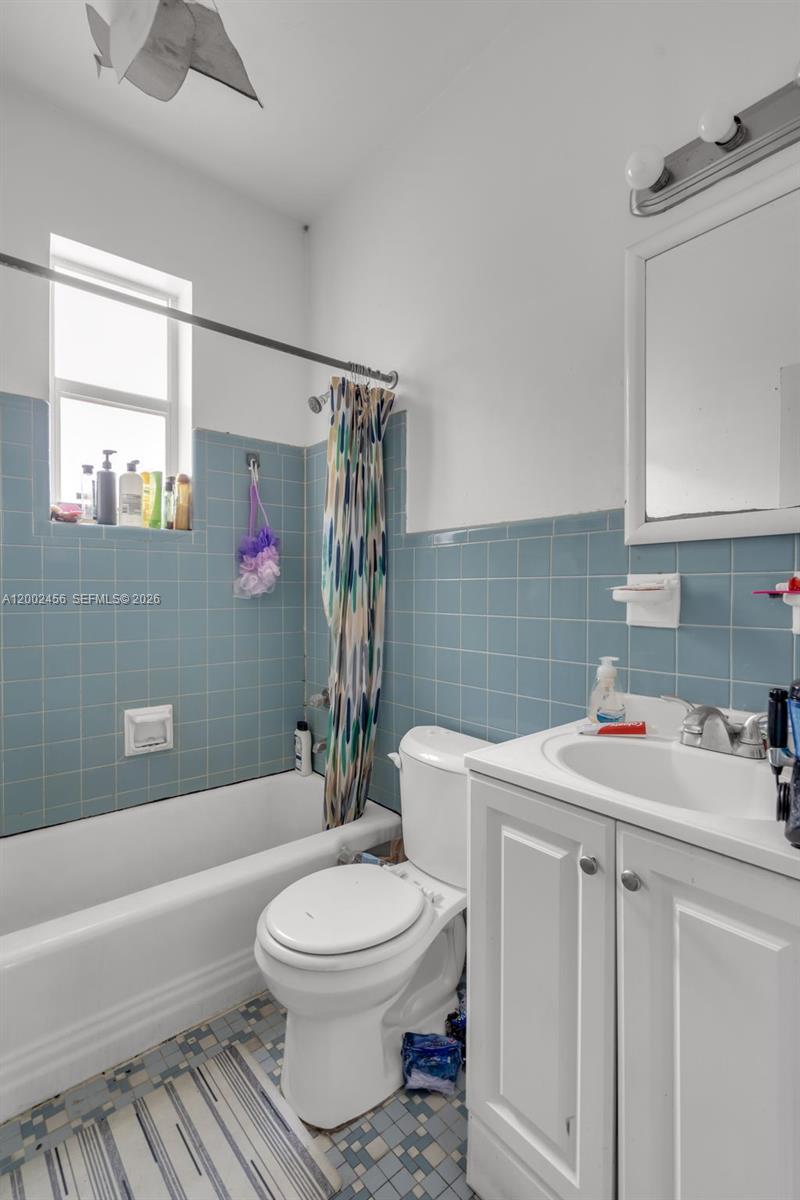   /  2003 sq. ft. $ 2026-04-16 0 Photo