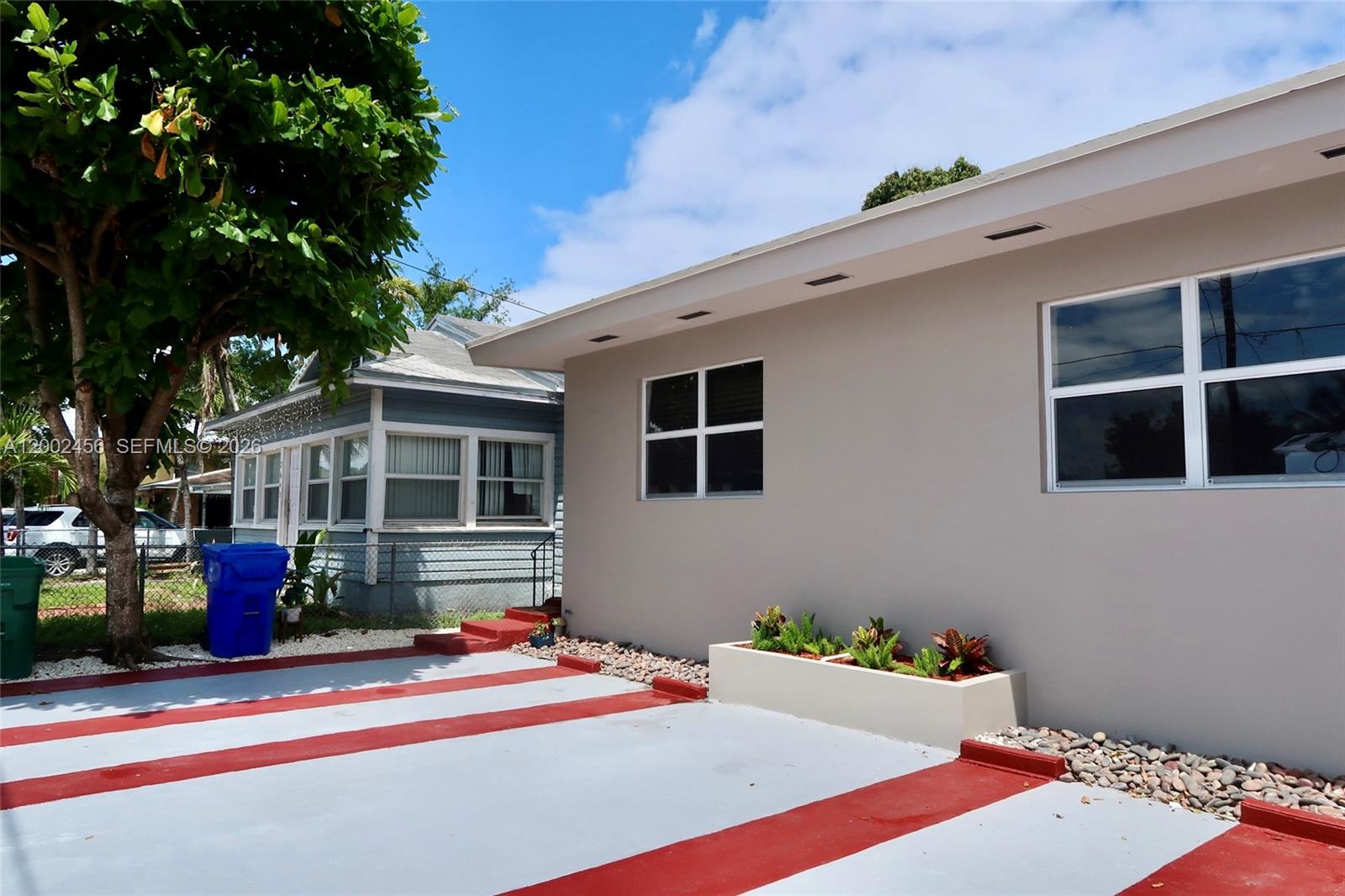   /  2003 sq. ft. $ 2026-04-16 0 Photo
