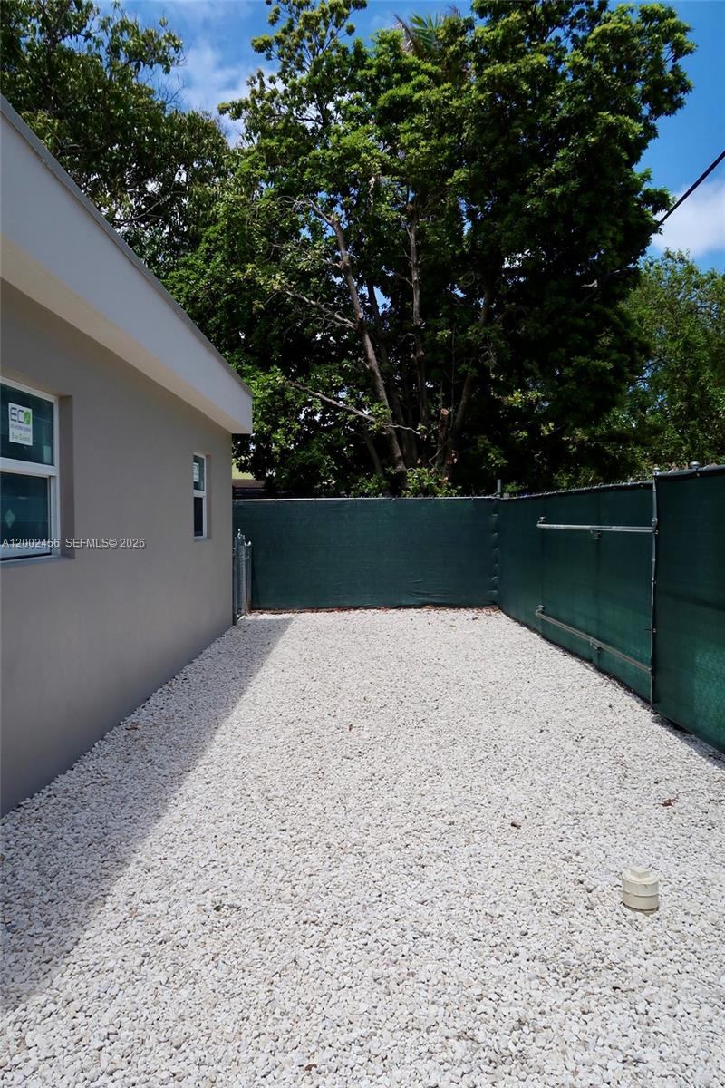   /  2003 sq. ft. $ 2026-04-16 0 Photo