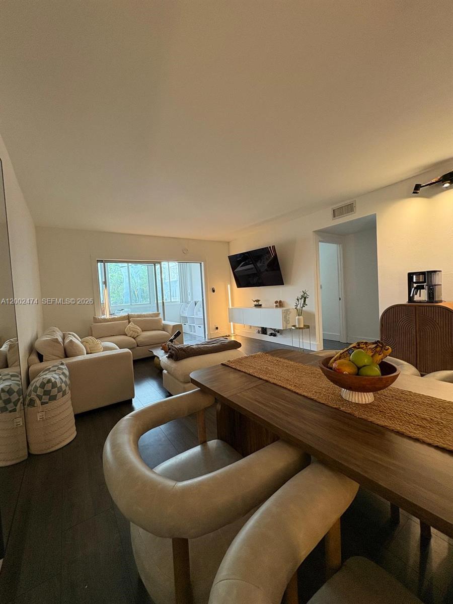 208 1 / 2 844 sq. ft. $ 2026-04-16 0 Photo