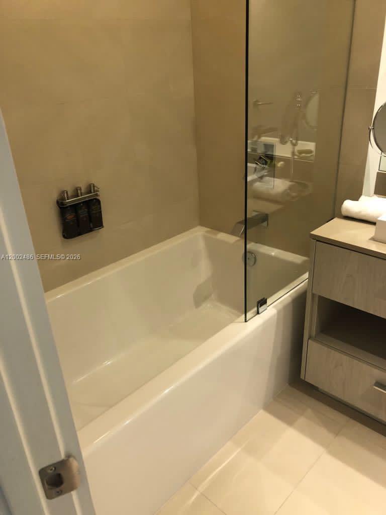 1002 2 / 2 0 sq. ft. $ 2026-04-16 0 Photo