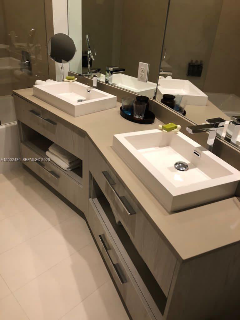 1002 2 / 2 0 sq. ft. $ 2026-04-16 0 Photo