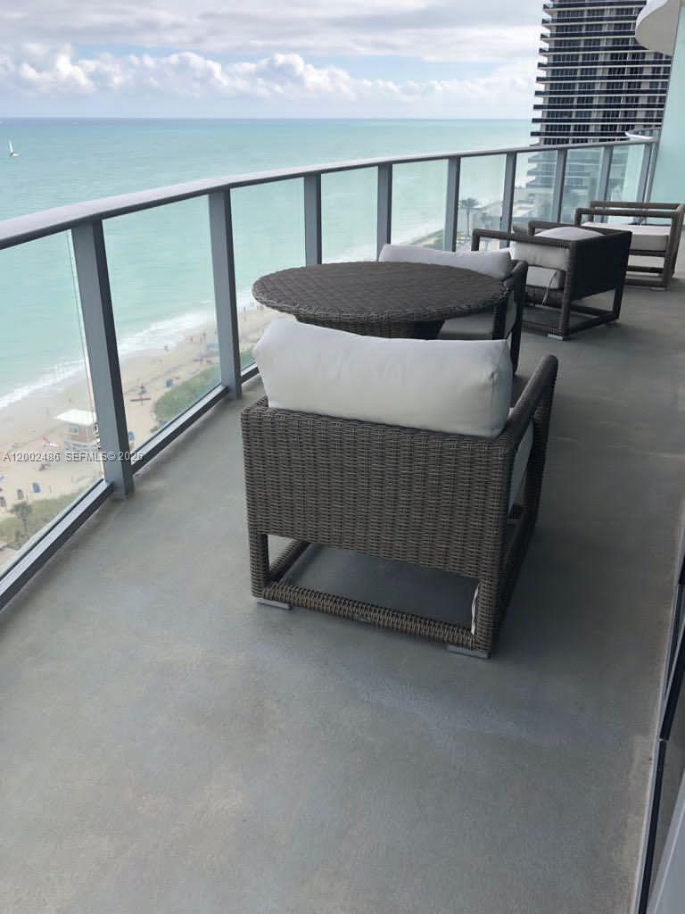 1002 2 / 2 0 sq. ft. $ 2026-04-16 0 Photo