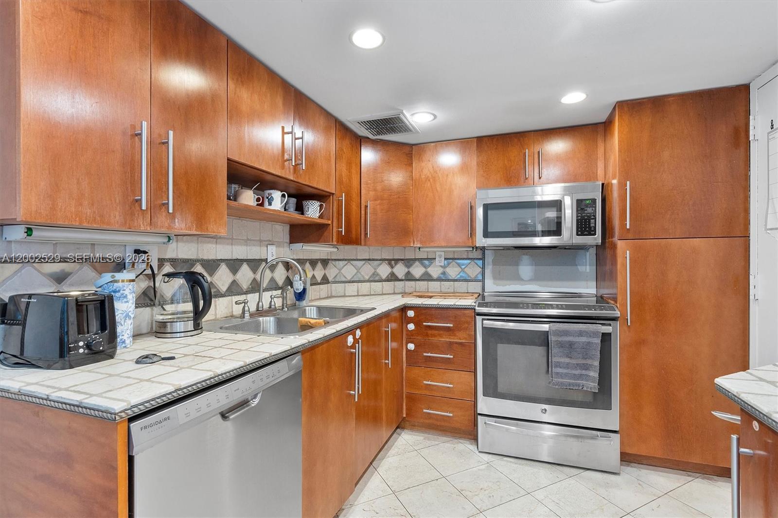 1503 1 / 2 762 sq. ft. $ 2026-04-16 0 Photo