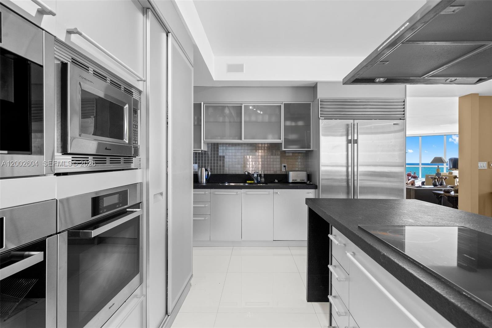 709 3 / 4 4045 sq. ft. $ 2026-04-16 0 Photo