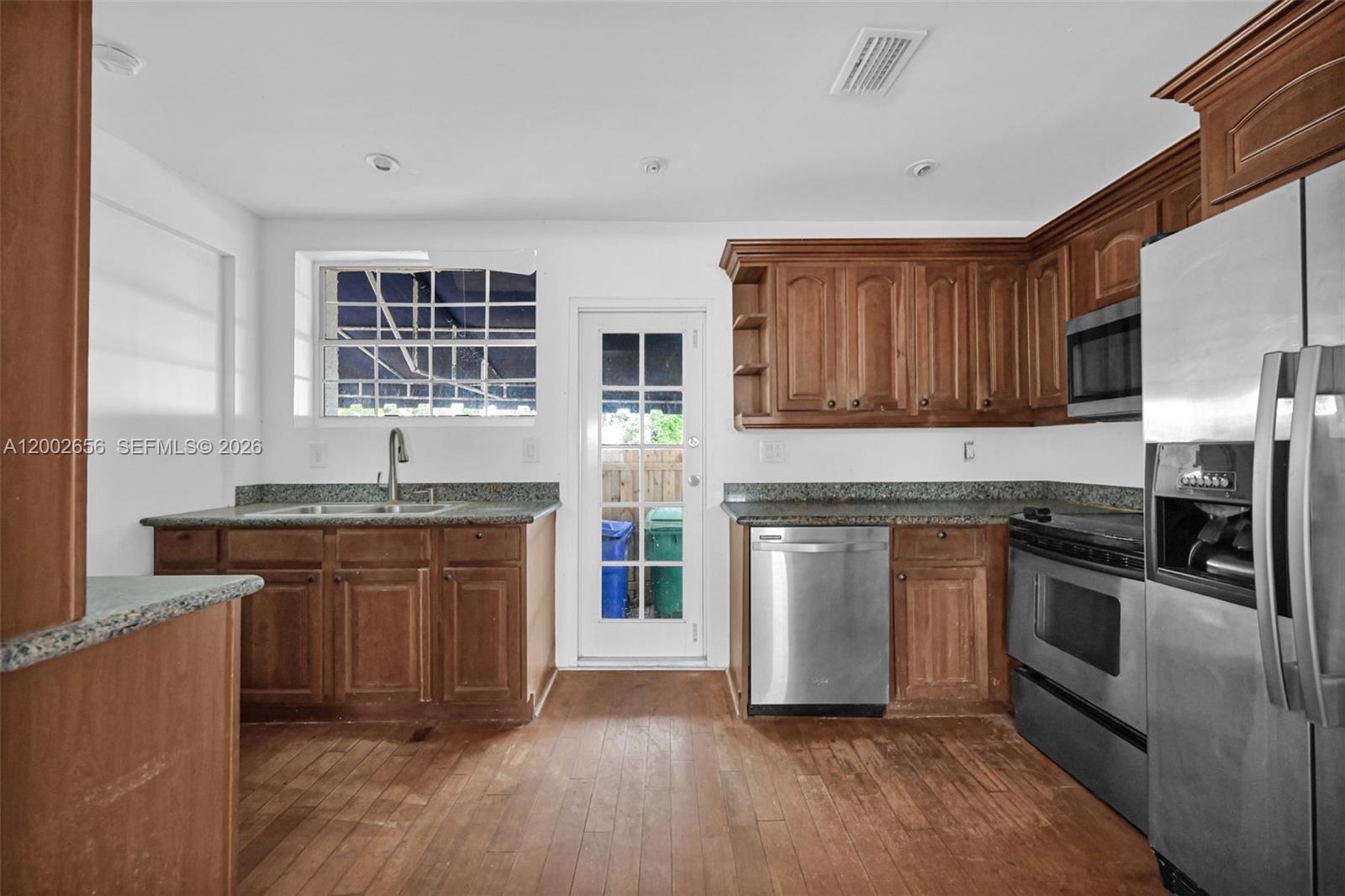   /   sq. ft. $ 2026-04-16 0 Photo