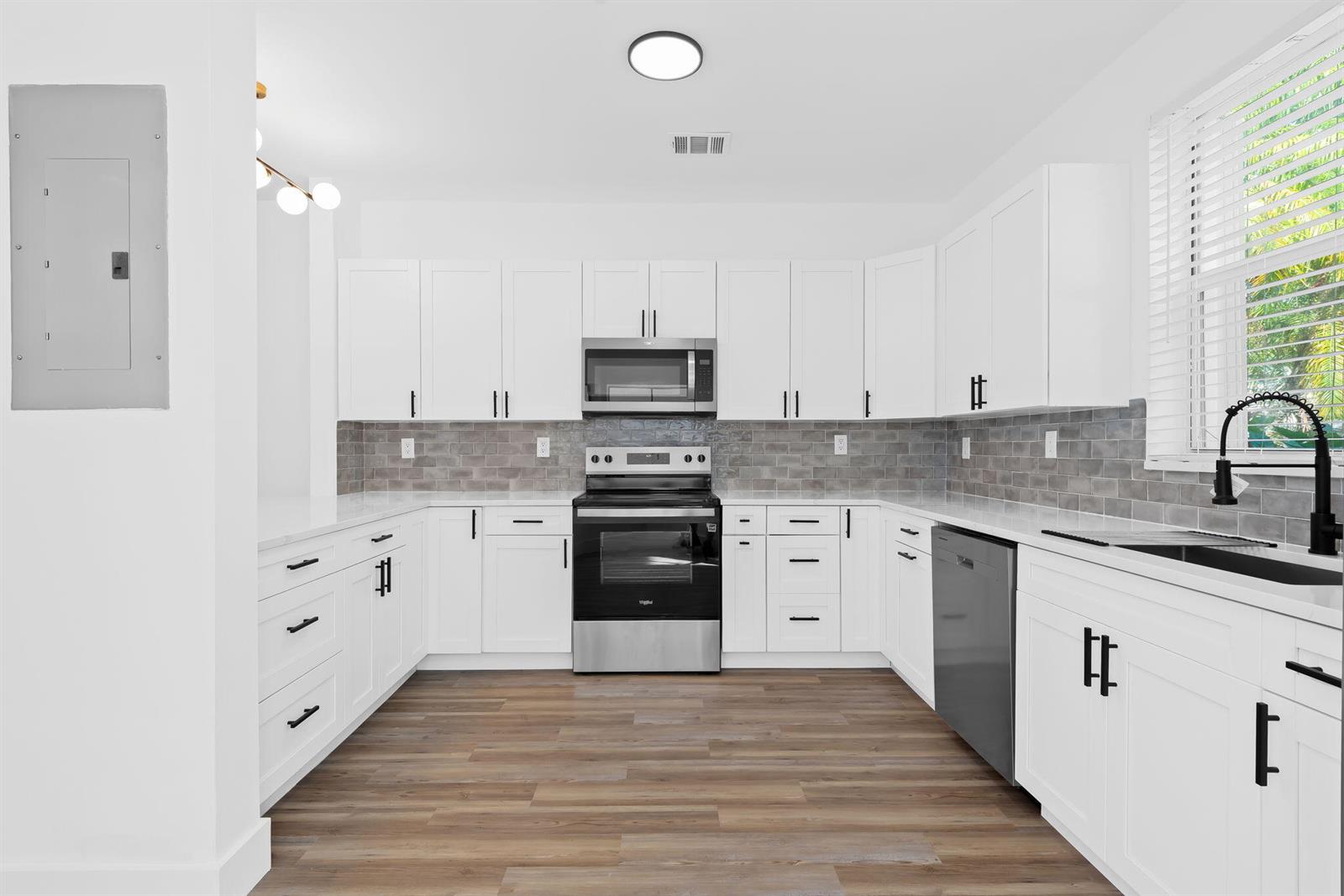 Photo of 1551 Seagrape  (1551), Hollywood, Florida, 33019 - 1551 j