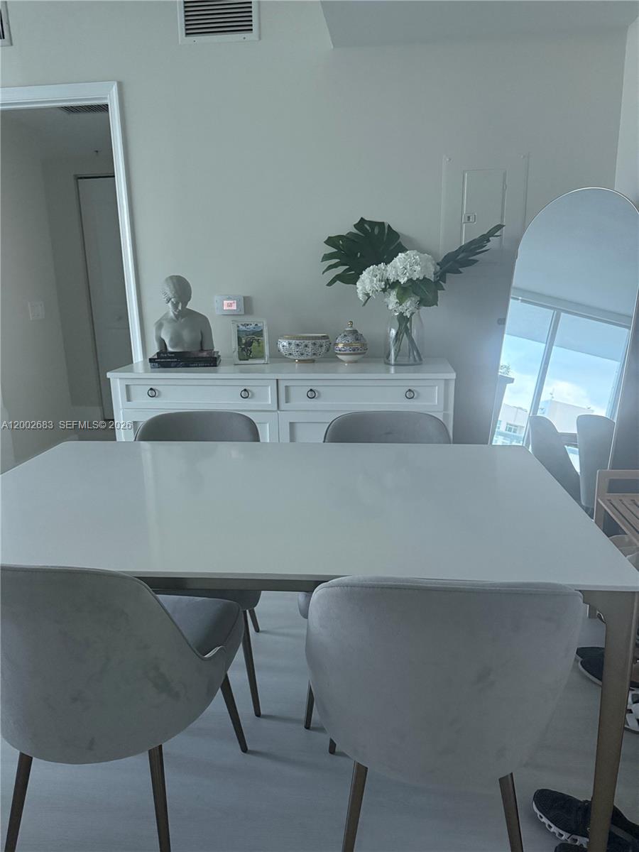 903 2 / 2 1007 sq. ft. $ 2026-04-16 0 Photo