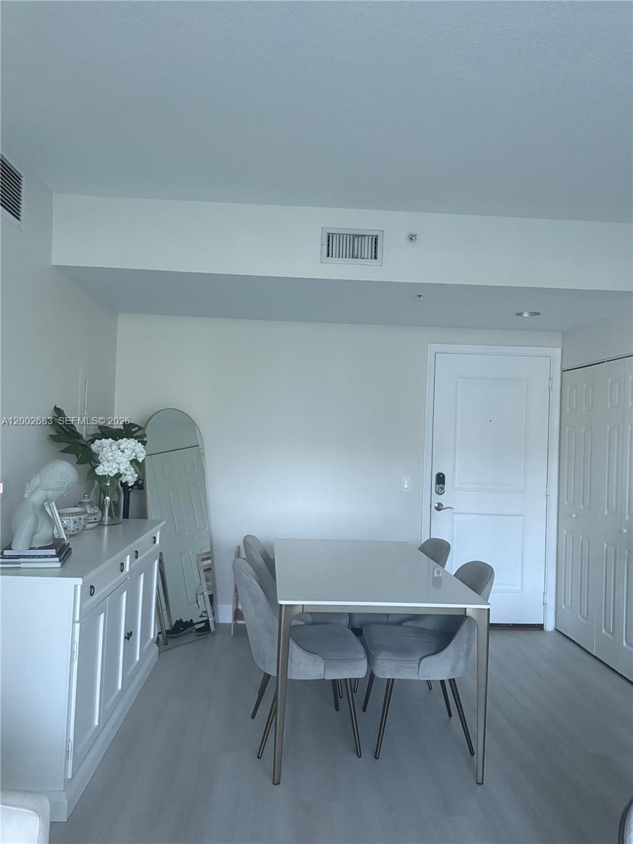 903 2 / 2 1007 sq. ft. $ 2026-04-16 0 Photo