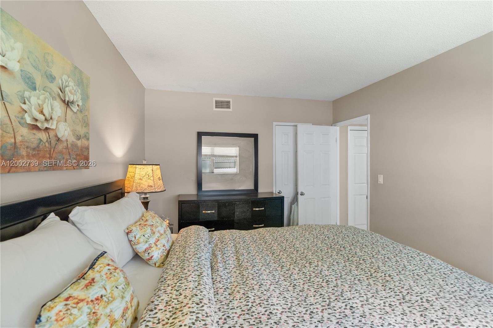See details 214 2 / 2 899 sq. ft. $ 2026-04-29 0 Photo