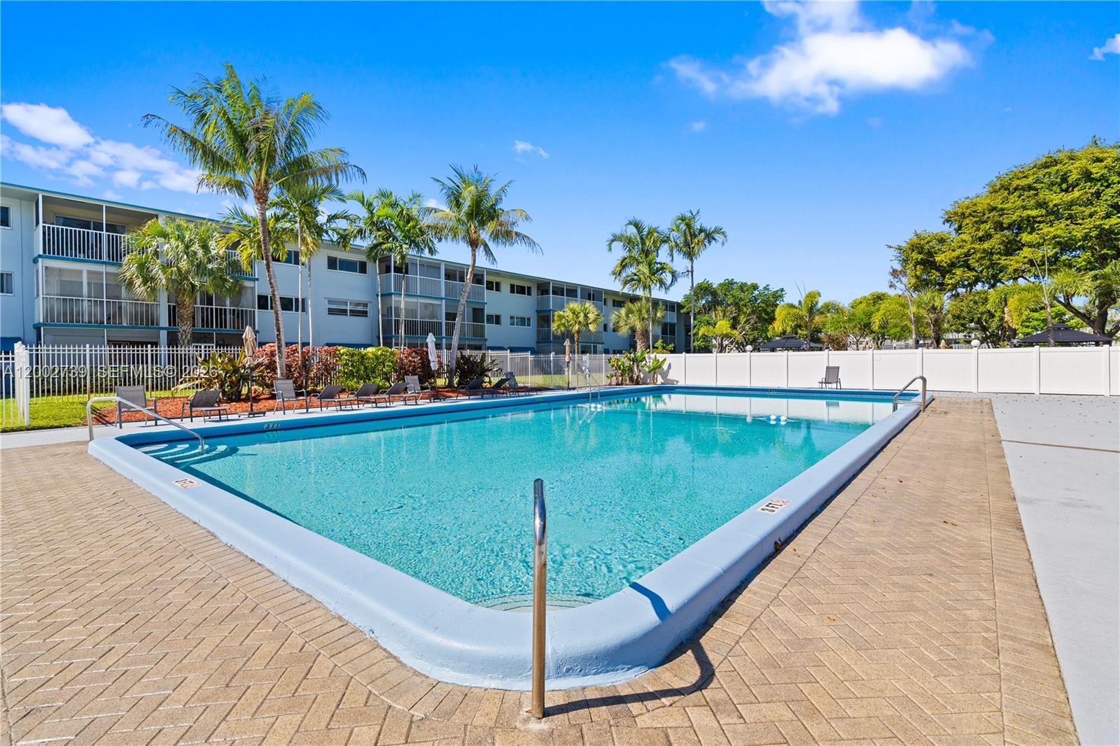 See details 214 2 / 2 899 sq. ft. $ 2026-04-29 0 Photo