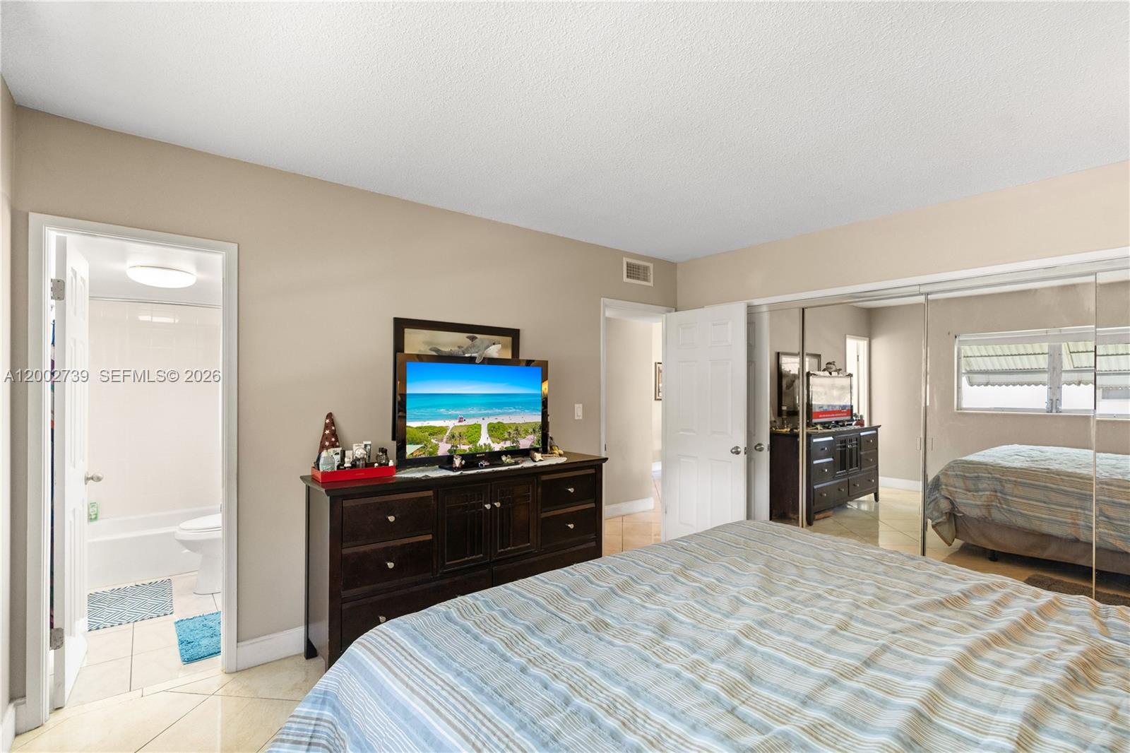 See details 214 2 / 2 899 sq. ft. $ 2026-04-29 0 Photo